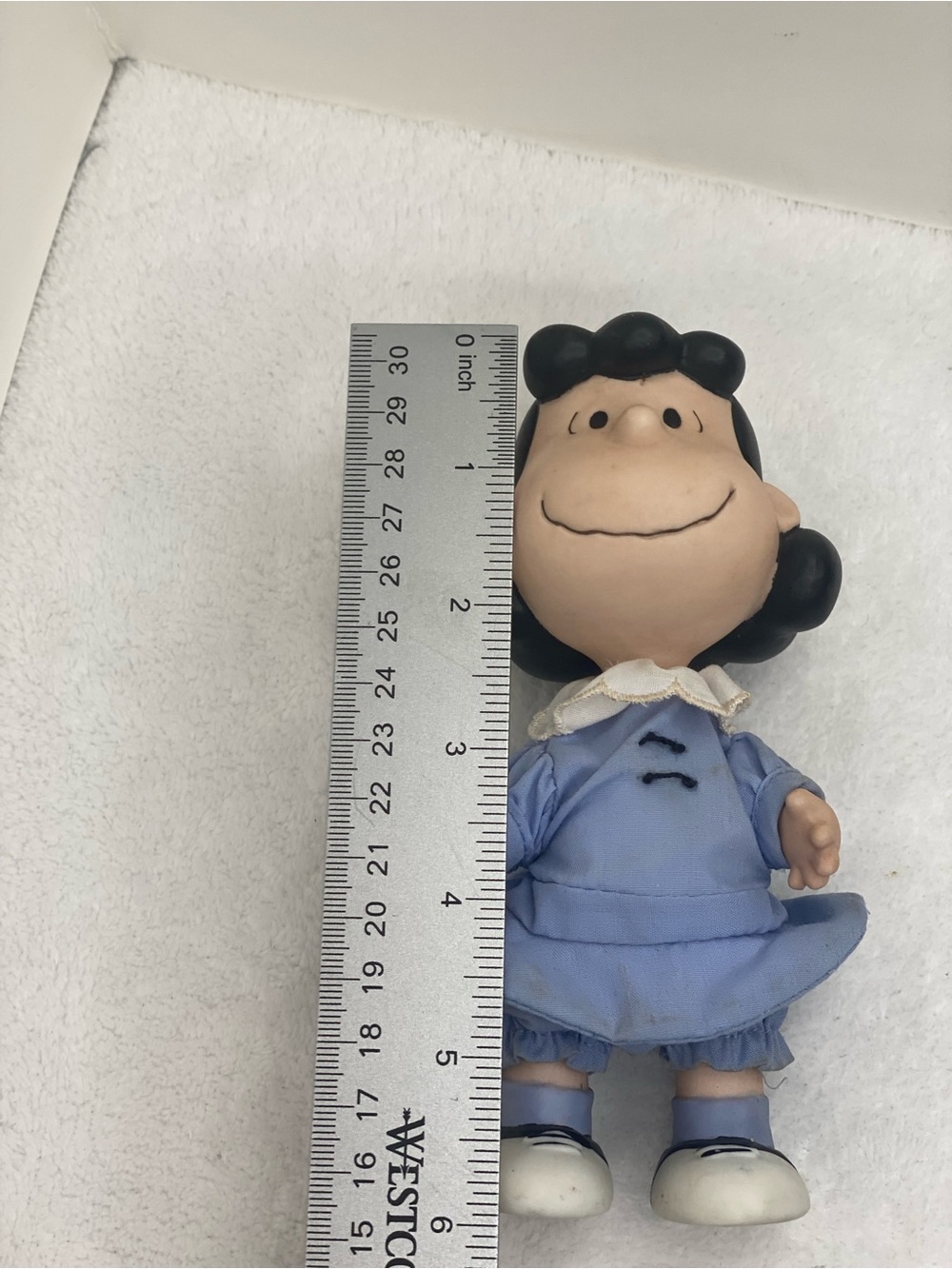 Hallmark Peanuts Gallery Lucy Jointed Porcelain Figurine 8781 Limited Edition - Picture 9 of 11